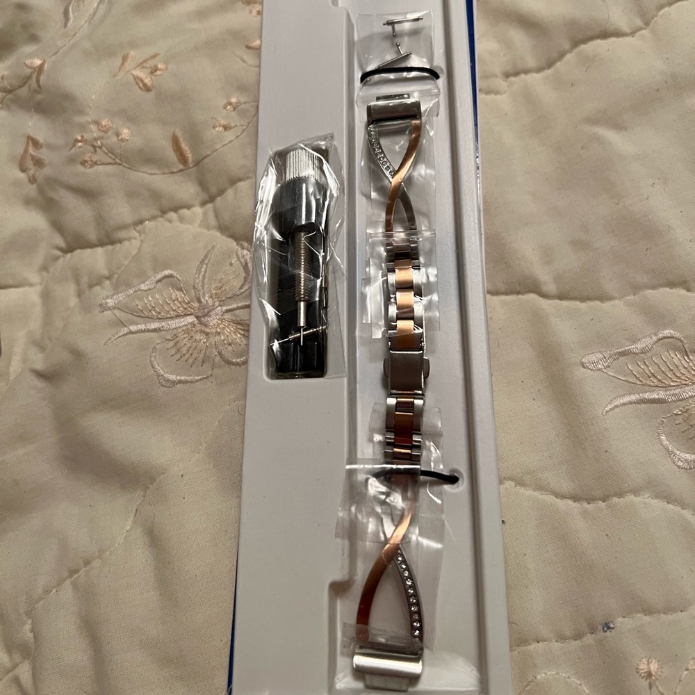 New Replacement Band For Smart Watch will not fit Apple 6. 44mm.